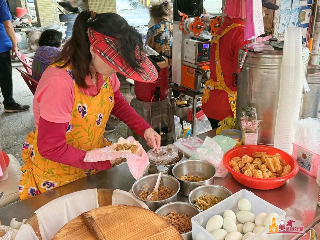 【高雄早餐】阿花姨鹹蛋飯糰在地私藏巷弄美味！飄香三十年古早味鹹蛋飯糰| 高雄美食同好會
